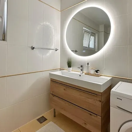 Apartmani Katic * Makarska